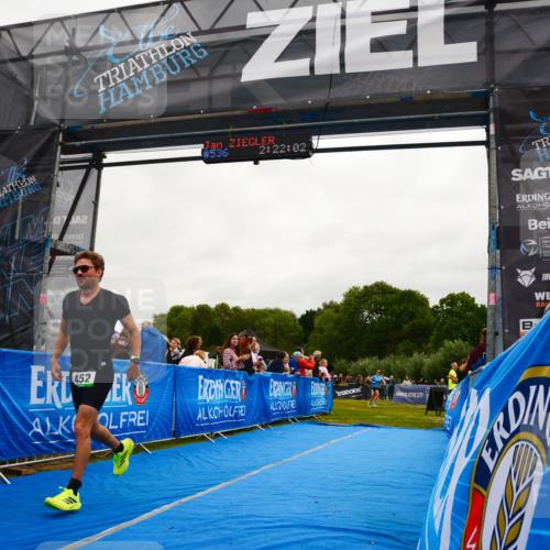 30.08.2026 - Elbe Triathlon Hamburg LAZAROV Photography http://msf.ph/oto/10079649 30.08.2026 10:52:03 Ziel 452, 536 meine-sportfotos.de