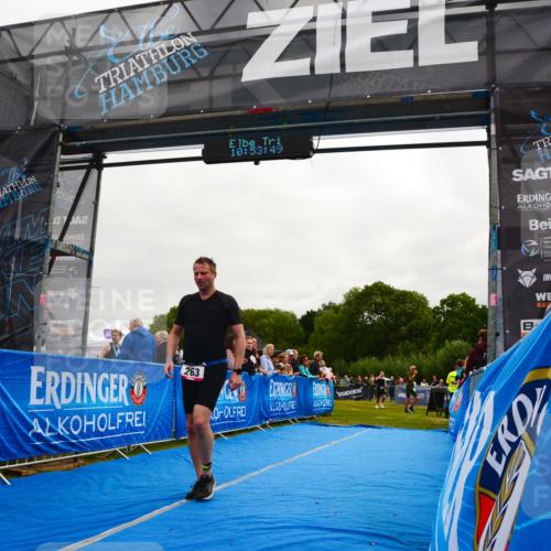 30.08.2026 - Elbe Triathlon Hamburg LAZAROV Photography http://msf.ph/oto/10079693 30.08.2026 10:53:49 Ziel 263 meine-sportfotos.de