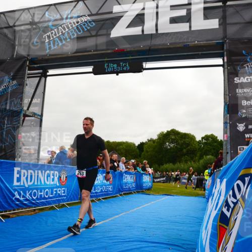 30.08.2026 - Elbe Triathlon Hamburg LAZAROV Photography http://msf.ph/oto/10079694 30.08.2026 10:53:49 Ziel 263 meine-sportfotos.de