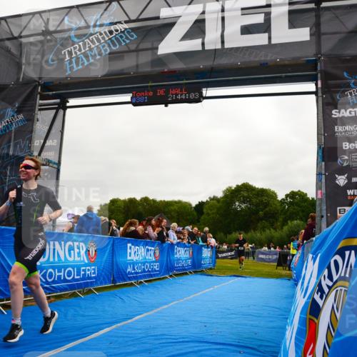 30.08.2026 - Elbe Triathlon Hamburg LAZAROV Photography http://msf.ph/oto/10079700 30.08.2026 10:54:02 Ziel 381, 481 meine-sportfotos.de