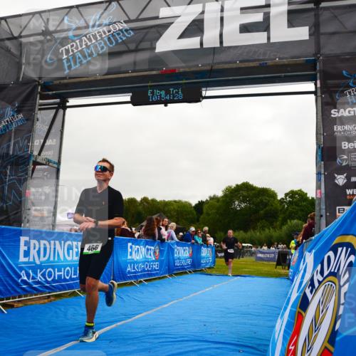 30.08.2026 - Elbe Triathlon Hamburg LAZAROV Photography http://msf.ph/oto/10079710 30.08.2026 10:54:30 Ziel 374, 466 meine-sportfotos.de