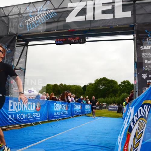 30.08.2026 - Elbe Triathlon Hamburg LAZAROV Photography http://msf.ph/oto/10079713 30.08.2026 10:54:30 Ziel 374, 466 meine-sportfotos.de