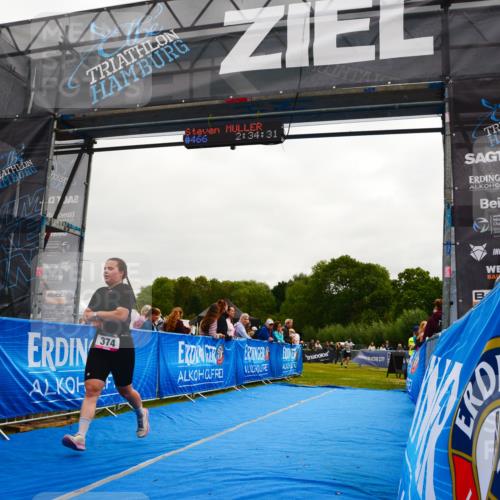 30.08.2026 - Elbe Triathlon Hamburg LAZAROV Photography http://msf.ph/oto/10079716 30.08.2026 10:54:33 Ziel 374, 466 meine-sportfotos.de