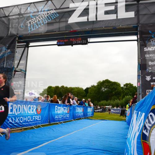 30.08.2026 - Elbe Triathlon Hamburg LAZAROV Photography http://msf.ph/oto/10079719 30.08.2026 10:54:33 Ziel 374, 466 meine-sportfotos.de