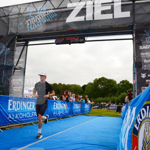 30.08.2026 - Elbe Triathlon Hamburg LAZAROV Photography http://msf.ph/oto/10079721 30.08.2026 10:55:07 Ziel 397 meine-sportfotos.de