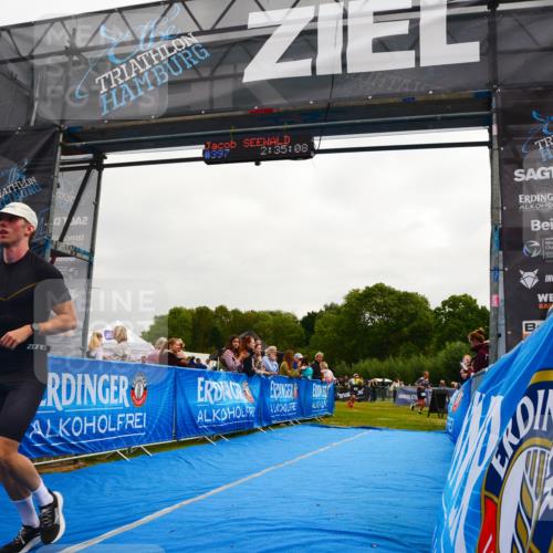 30.08.2026 - Elbe Triathlon Hamburg LAZAROV Photography http://msf.ph/oto/10079724 30.08.2026 10:55:08 Ziel 397 meine-sportfotos.de