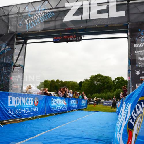 30.08.2026 - Elbe Triathlon Hamburg LAZAROV Photography http://msf.ph/oto/10079726 30.08.2026 10:55:08 Ziel 397 meine-sportfotos.de