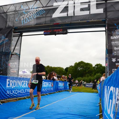 30.08.2026 - Elbe Triathlon Hamburg LAZAROV Photography http://msf.ph/oto/10079754 30.08.2026 10:55:38 Ziel 543, 582, 660 meine-sportfotos.de