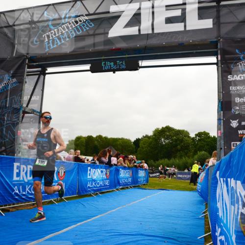 30.08.2026 - Elbe Triathlon Hamburg LAZAROV Photography http://msf.ph/oto/10079774 30.08.2026 10:56:38 Ziel 595, 689, 1894 meine-sportfotos.de