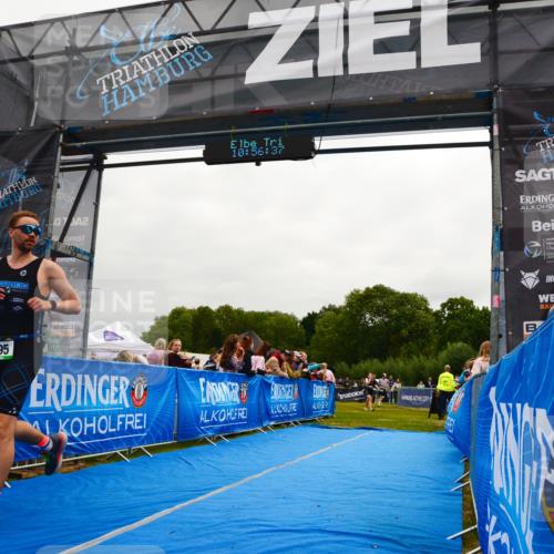 30.08.2026 - Elbe Triathlon Hamburg LAZAROV Photography http://msf.ph/oto/10079776 30.08.2026 10:56:38 Ziel 595, 689, 1894 meine-sportfotos.de