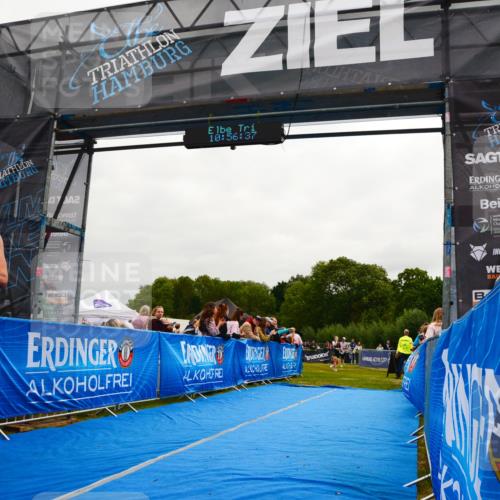 30.08.2026 - Elbe Triathlon Hamburg LAZAROV Photography http://msf.ph/oto/10079777 30.08.2026 10:56:38 Ziel 595, 689, 1894 meine-sportfotos.de