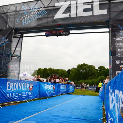 30.08.2026 - Elbe Triathlon Hamburg LAZAROV Photography http://msf.ph/oto/10079778 30.08.2026 10:56:38 Ziel 595, 689, 1894 meine-sportfotos.de