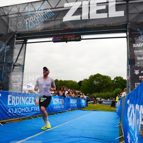 30.08.2026 - Elbe Triathlon Hamburg LAZAROV Photography http://msf.ph/oto/10079784 30.08.2026 10:56:46 Ziel 550, 689, 1894 meine-sportfotos.de