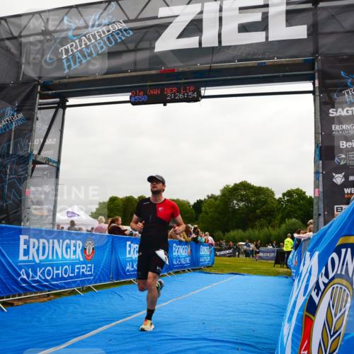30.08.2026 - Elbe Triathlon Hamburg LAZAROV Photography http://msf.ph/oto/10079793 30.08.2026 10:56:56 Ziel 550, 668 meine-sportfotos.de