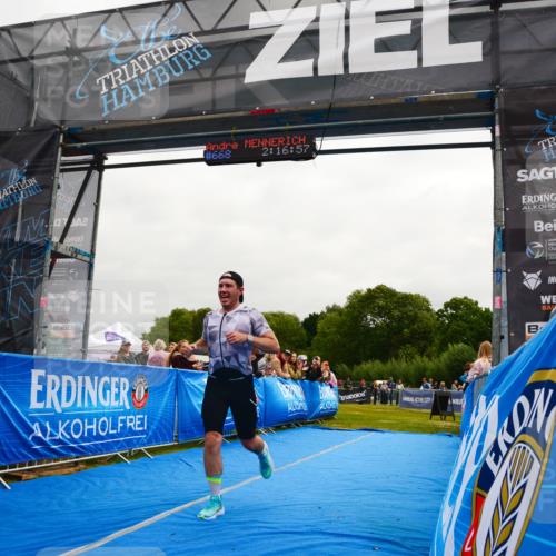 30.08.2026 - Elbe Triathlon Hamburg LAZAROV Photography http://msf.ph/oto/10079799 30.08.2026 10:57:05 Ziel 430 meine-sportfotos.de