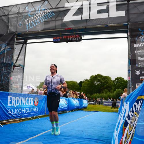 30.08.2026 - Elbe Triathlon Hamburg LAZAROV Photography http://msf.ph/oto/10079800 30.08.2026 10:57:05 Ziel 430 meine-sportfotos.de