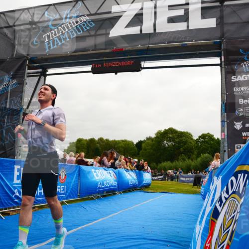 30.08.2026 - Elbe Triathlon Hamburg LAZAROV Photography http://msf.ph/oto/10079803 30.08.2026 10:57:06 Ziel 430 meine-sportfotos.de