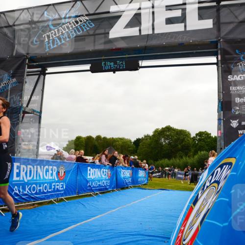 30.08.2026 - Elbe Triathlon Hamburg LAZAROV Photography http://msf.ph/oto/10079808 30.08.2026 10:57:21 Ziel 386 meine-sportfotos.de