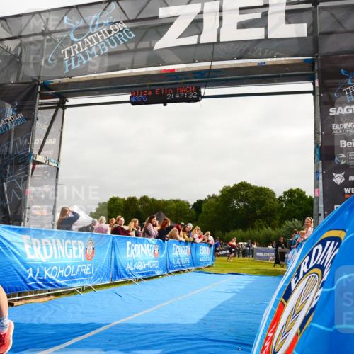 30.08.2026 - Elbe Triathlon Hamburg LAZAROV Photography http://msf.ph/oto/10079814 30.08.2026 10:57:31 Ziel 376 meine-sportfotos.de