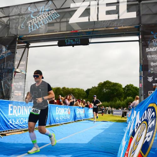 30.08.2026 - Elbe Triathlon Hamburg LAZAROV Photography http://msf.ph/oto/10079844 30.08.2026 10:58:42 Ziel 480, 588 meine-sportfotos.de