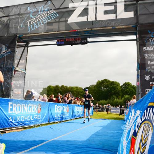 30.08.2026 - Elbe Triathlon Hamburg LAZAROV Photography http://msf.ph/oto/10079848 30.08.2026 10:58:43 Ziel 480, 588 meine-sportfotos.de