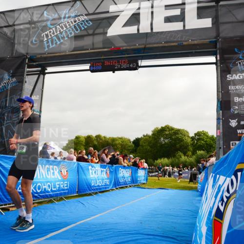 30.08.2026 - Elbe Triathlon Hamburg LAZAROV Photography http://msf.ph/oto/10079855 30.08.2026 10:58:45 Ziel 480, 588 meine-sportfotos.de