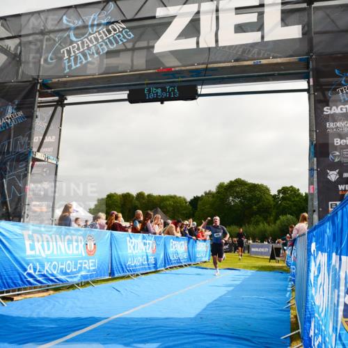 30.08.2026 - Elbe Triathlon Hamburg LAZAROV Photography http://msf.ph/oto/10079860 30.08.2026 10:59:14 Ziel 405, 418, 542 meine-sportfotos.de