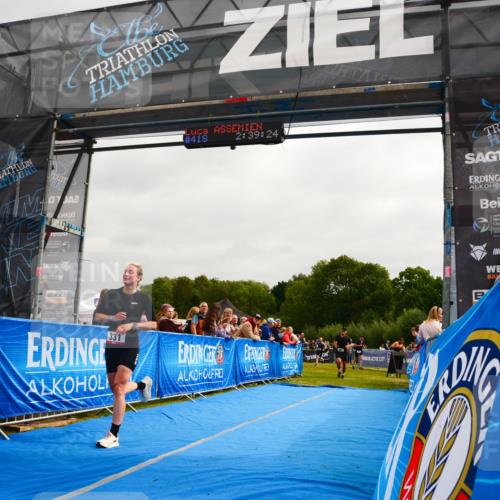 30.08.2026 - Elbe Triathlon Hamburg LAZAROV Photography http://msf.ph/oto/10079884 30.08.2026 10:59:26 Ziel 331, 418, 467 meine-sportfotos.de