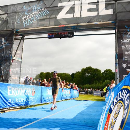 30.08.2026 - Elbe Triathlon Hamburg LAZAROV Photography http://msf.ph/oto/10079926 30.08.2026 11:00:06 Ziel 499 meine-sportfotos.de