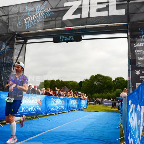 30.08.2026 - Elbe Triathlon Hamburg LAZAROV Photography http://msf.ph/oto/10079936 30.08.2026 11:00:26 Ziel 683 meine-sportfotos.de
