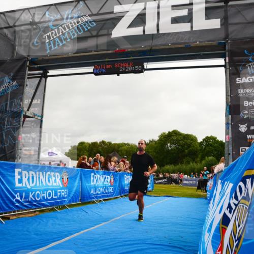 30.08.2026 - Elbe Triathlon Hamburg LAZAROV Photography http://msf.ph/oto/10079952 30.08.2026 11:00:57 Ziel 498, 676 meine-sportfotos.de