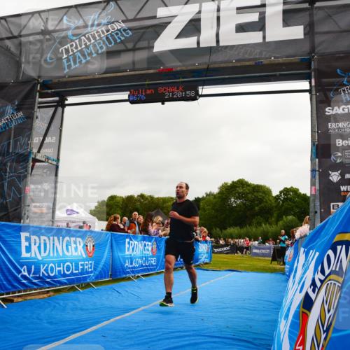 30.08.2026 - Elbe Triathlon Hamburg LAZAROV Photography http://msf.ph/oto/10079953 30.08.2026 11:00:58 Ziel 498, 676, 987 meine-sportfotos.de