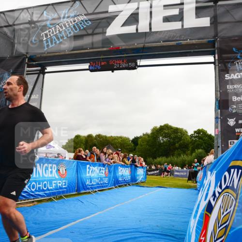 30.08.2026 - Elbe Triathlon Hamburg LAZAROV Photography http://msf.ph/oto/10079959 30.08.2026 11:00:59 Ziel 264, 498, 676, 987 meine-sportfotos.de