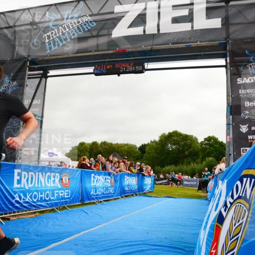 30.08.2026 - Elbe Triathlon Hamburg LAZAROV Photography http://msf.ph/oto/10079960 30.08.2026 11:00:59 Ziel 264, 498, 676, 987 meine-sportfotos.de