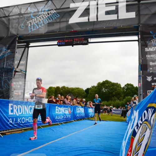 30.08.2026 - Elbe Triathlon Hamburg LAZAROV Photography http://msf.ph/oto/10079961 30.08.2026 11:01:06 Ziel 261, 264, 987 meine-sportfotos.de