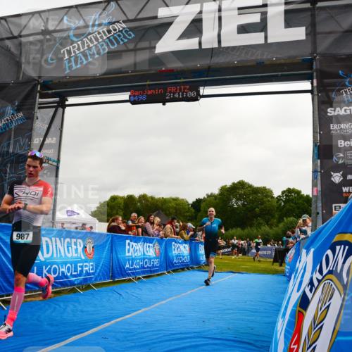 30.08.2026 - Elbe Triathlon Hamburg LAZAROV Photography http://msf.ph/oto/10079963 30.08.2026 11:01:06 Ziel 261, 264, 987 meine-sportfotos.de