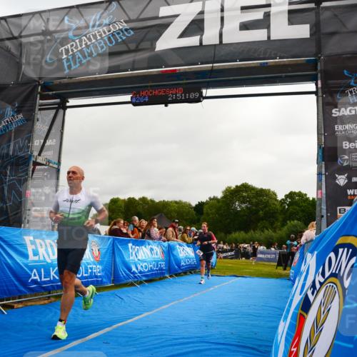 30.08.2026 - Elbe Triathlon Hamburg LAZAROV Photography http://msf.ph/oto/10079977 30.08.2026 11:01:15 Ziel 261, 391 meine-sportfotos.de