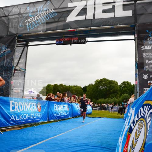 30.08.2026 - Elbe Triathlon Hamburg LAZAROV Photography http://msf.ph/oto/10079980 30.08.2026 11:01:15 Ziel 261, 391 meine-sportfotos.de