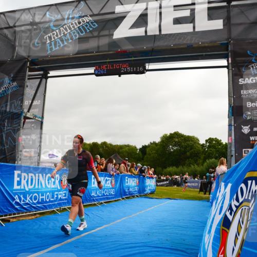 30.08.2026 - Elbe Triathlon Hamburg LAZAROV Photography http://msf.ph/oto/10079983 30.08.2026 11:01:18 Ziel 261, 391 meine-sportfotos.de