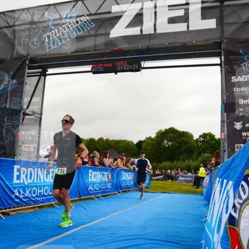 30.08.2026 - Elbe Triathlon Hamburg LAZAROV Photography http://msf.ph/oto/10079994 30.08.2026 11:02:20 Ziel 501, 529, 732 meine-sportfotos.de