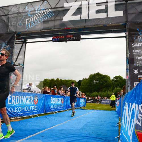 30.08.2026 - Elbe Triathlon Hamburg LAZAROV Photography http://msf.ph/oto/10079997 30.08.2026 11:02:21 Ziel 501, 529, 732 meine-sportfotos.de