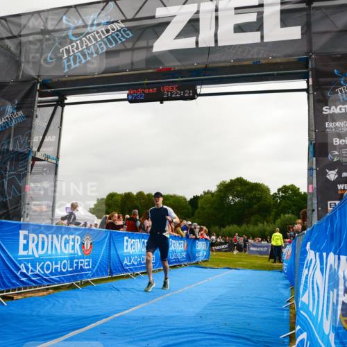 30.08.2026 - Elbe Triathlon Hamburg LAZAROV Photography http://msf.ph/oto/10079999 30.08.2026 11:02:21 Ziel 501, 529, 732 meine-sportfotos.de