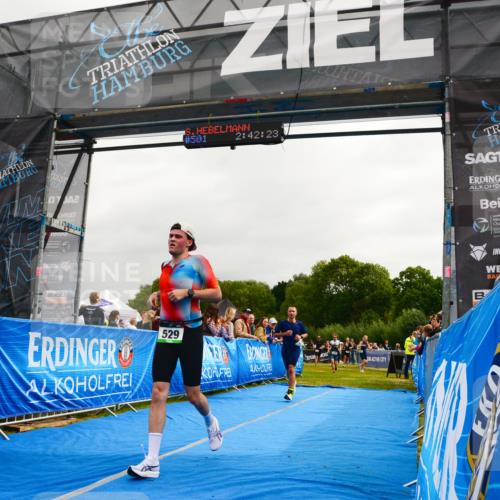 30.08.2026 - Elbe Triathlon Hamburg LAZAROV Photography http://msf.ph/oto/10080007 30.08.2026 11:02:29 Ziel 434, 529, 597, 637, 739 meine-sportfotos.de