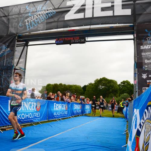 30.08.2026 - Elbe Triathlon Hamburg LAZAROV Photography http://msf.ph/oto/10080020 30.08.2026 11:02:35 Ziel 434, 552, 637, 739, 1116 meine-sportfotos.de