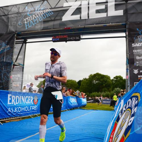 30.08.2026 - Elbe Triathlon Hamburg LAZAROV Photography http://msf.ph/oto/10080035 30.08.2026 11:02:40 Ziel 552, 637, 739, 1116 meine-sportfotos.de