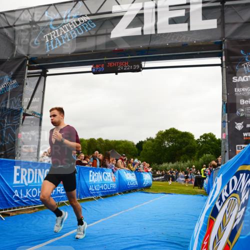 30.08.2026 - Elbe Triathlon Hamburg LAZAROV Photography http://msf.ph/oto/10080038 30.08.2026 11:02:51 Ziel 525 meine-sportfotos.de