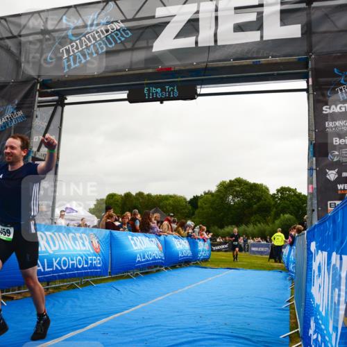 30.08.2026 - Elbe Triathlon Hamburg LAZAROV Photography http://msf.ph/oto/10080049 30.08.2026 11:03:18 Ziel 459, 563 meine-sportfotos.de