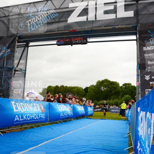 30.08.2026 - Elbe Triathlon Hamburg LAZAROV Photography http://msf.ph/oto/10080051 30.08.2026 11:03:19 Ziel 459, 563 meine-sportfotos.de
