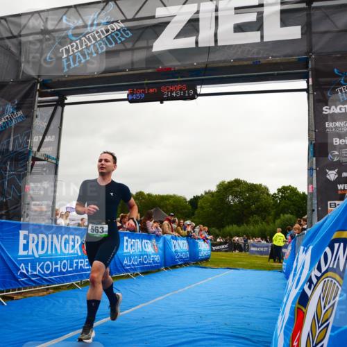 30.08.2026 - Elbe Triathlon Hamburg LAZAROV Photography http://msf.ph/oto/10080054 30.08.2026 11:03:22 Ziel 563 meine-sportfotos.de