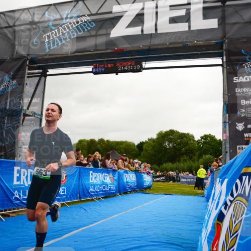 30.08.2026 - Elbe Triathlon Hamburg LAZAROV Photography http://msf.ph/oto/10080055 30.08.2026 11:03:23 Ziel 563 meine-sportfotos.de